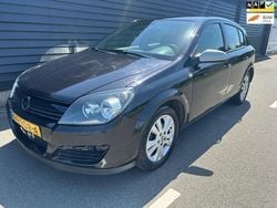 Zwart Gebruikt 2005 Opel Astra Essentia Hatchback | € 845 (Super prijs)
