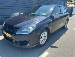 Zwart Gebruikt 2005 Opel Astra Essentia Hatchback | € 1.495 (Goede deal)
