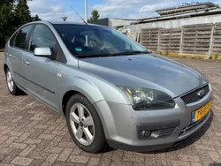 Grijs Gebruikt 2005 Ford Focus Hatchback | € 999 (Eerlijke prijs)