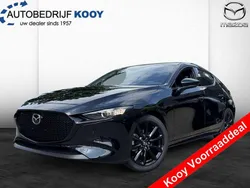 Zwart Nieuw 2025 Mazda 3 Homura-Line Hatchback | € 32.844 (Goede deal)