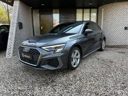 Grijs, metallic lak Gebruikt 2021 Audi A3 Sportback e-tron S-Line Sedan | € 30.950 (Eerlijke prijs)