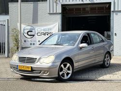 Grijs Gebruikt 2004 Mercedes C180 Avantgarde Sedan | € 1.350 (Super prijs)