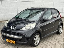Zwart Gebruikt 2012 Peugeot 107 Hatchback | € 2.677 (Goede deal)