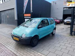 Blauw, metallic lak Gebruikt 1999 Renault Twingo Hatchback | € 999 (Eerlijke prijs)