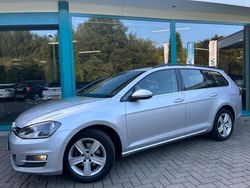 Zilver, metallic lak Gebruikt 2016 VW Golf VII Highline Stationwagen | € 11.990 (Eerlijke prijs)