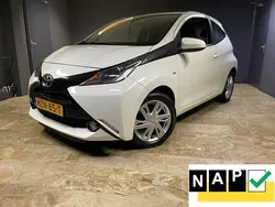Wit Gebruikt 2018 Toyota Aygo X-play Hatchback | € 7.450 (Eerlijke prijs)