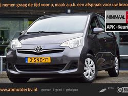 Grijs Gebruikt 2013 Toyota Verso-S Comfort MPV | € 9.990 (Goede deal)