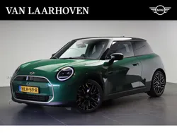 Groen Gebruikt 2025 Mini Cooper Favoured Hatchback | € 34.950