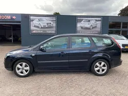 Zwart, metallic lak Gebruikt 2006 Ford Focus Futura Stationwagen | € 995 (Eerlijke prijs)
