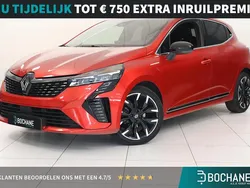 Rood Gebruikt 2024 Renault Clio V Techno Hatchback | € 21.495 (Iets duurder)