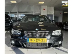 Zwart, metallic lak Gebruikt 2013 BMW 325 M Sport Coupé | € 17.900 (Eerlijke prijs)