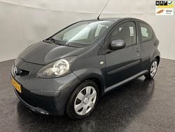 Grijs Gebruikt 2008 Toyota Aygo Hatchback | € 1.745 (Goede deal)