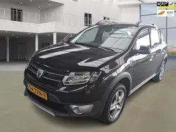 Zwart Gebruikt 2013 Dacia Sandero Lauréate Hatchback | € 3.495 (Super prijs)