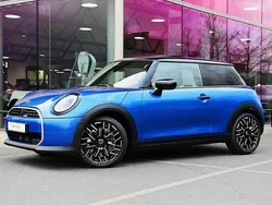 Blauw Nieuw 2025 Mini Cooper Favoured Hatchback | € 42.250 (Eerlijke prijs)