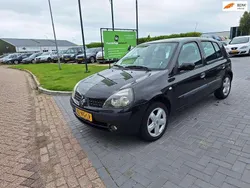 Zwart Gebruikt 2003 Renault Clio II Dynamique Hatchback | € 999 (Eerlijke prijs)