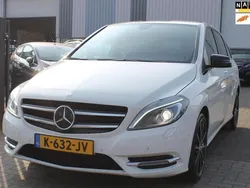 Wit, metallic lak Gebruikt 2014 Mercedes B250 Prestige MPV | € 12.900 (Iets duurder)