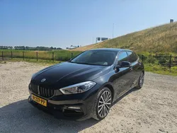 Zwart Gebruikt 2020 BMW 118 Executive Hatchback | € 18.750 (Eerlijke prijs)