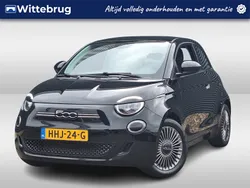 Zwart Gebruikt 2022 Fiat 500e Icon Hatchback | € 18.425 (Eerlijke prijs)