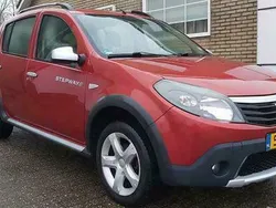 Rood Gebruikt 2010 Dacia Sandero Hatchback | € 4.250 (Duur)