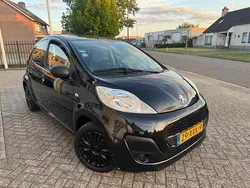 Zwart Gebruikt 2012 Peugeot 107 Access Hatchback | € 2.199 (Eerlijke prijs)