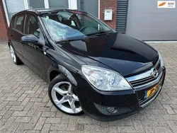 Zwart, metallic lak Gebruikt 2007 Opel Astra Essentia Hatchback | € 4.350 (Iets duurder)