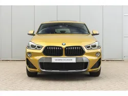 Galvanic gold (geel metallic) Gebruikt 2018 BMW X2 Comfort Edition SUV | € 28.450 (Duur)