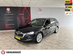 Zwart (metallic) Gebruikt 2024 Skoda Octavia Business Line Stationwagen | € 26.499 (Goede deal)
