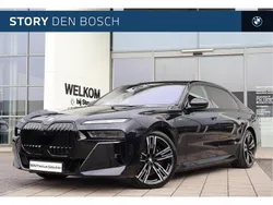 M carbonschwarz (donker zwart metallic) Gebruikt 2022 BMW i7 Exclusive Sedan | € 87.950