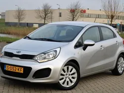 Grijs Gebruikt 2012 Kia Rio Plus Hatchback | € 8.499 (Eerlijke prijs)