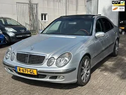 Grijs Gebruikt 2005 Mercedes E200 Avantgarde Sedan | € 3.999
