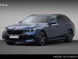 Blauw Gebruikt 2025 BMW 550e M Sport Stationwagen | € 94.880 (Super prijs)