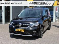Zwart, metallic lak Gebruikt 2022 Renault Kangoo Intens MPV | € 26.945 (Eerlijke prijs)
