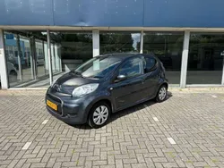 Grijs, metallic lak Gebruikt 2010 Citroën C1 Hatchback | € 3.699 (Iets duurder)