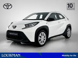 Wit Gebruikt 2023 Toyota Aygo Play Hatchback | € 16.750 (Eerlijke prijs)