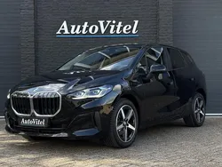 Zwart Gebruikt 2024 BMW 218 Comfort Edition Stationwagen | € 35.845 (Duur)