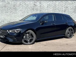 Zwart, metallic lak Nieuw 2024 Mercedes CLA180 Shooting Brake AMG line Stationwagen | € 45.900 (Super prijs)