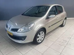 Beige Gebruikt 2006 Renault Clio II Dynamique Hatchback | € 1.799 (Super prijs)