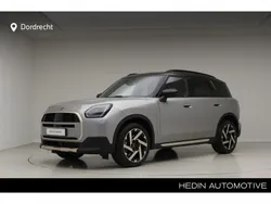 Melting silver (grijs metallic) Gebruikt 2024 Mini Countryman SUV | € 45.895 (Eerlijke prijs)