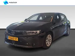 Zwart Gebruikt 2022 Opel Astra Edition Hatchback | € 18.890 (Eerlijke prijs)