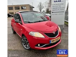 Rood Gebruikt 2016 Lancia Ypsilon Gold Hatchback | € 11.000 (Duur)