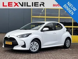 Wit Gebruikt 2022 Toyota Yaris Active Hatchback | € 18.500 (Eerlijke prijs)