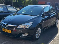 Zwart Gebruikt 2011 Opel Astra Cosmo MPV | € 5.850 (Eerlijke prijs)
