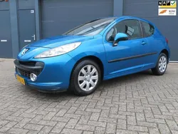 Blauw, metallic lak Gebruikt 2009 Peugeot 207 Hatchback | € 2.750 (Eerlijke prijs)