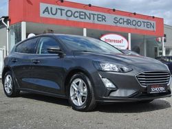 Grijs Gebruikt 2022 Ford Focus Cool & Connect Sedan | € 23.950 (Duur)