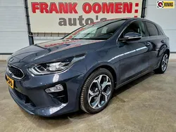 Grijs Gebruikt 2019 Kia Ceed Hatchback | € 15.950 (Eerlijke prijs)