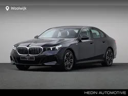 M carbonschwarz metallic (donker zwart metallic) Gebruikt 2025 BMW i5 Shadowline Sedan | € 77.577