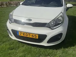 Wit Gebruikt 2013 Kia Rio Plus MPV | € 4.300 (Eerlijke prijs)