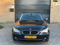 Zwart Gebruikt 2009 BMW 520 Sedan | € 6.750 (Eerlijke prijs)