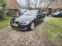 Zwart, metallic lak Gebruikt 2011 BMW 320 Executive Coupé | € 6.950 (Goede deal)