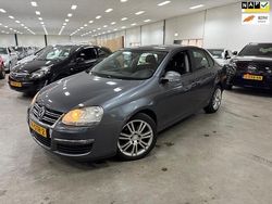 Grijs Gebruikt 2008 VW Jetta Trendline Sedan | € 3.499 (Eerlijke prijs)